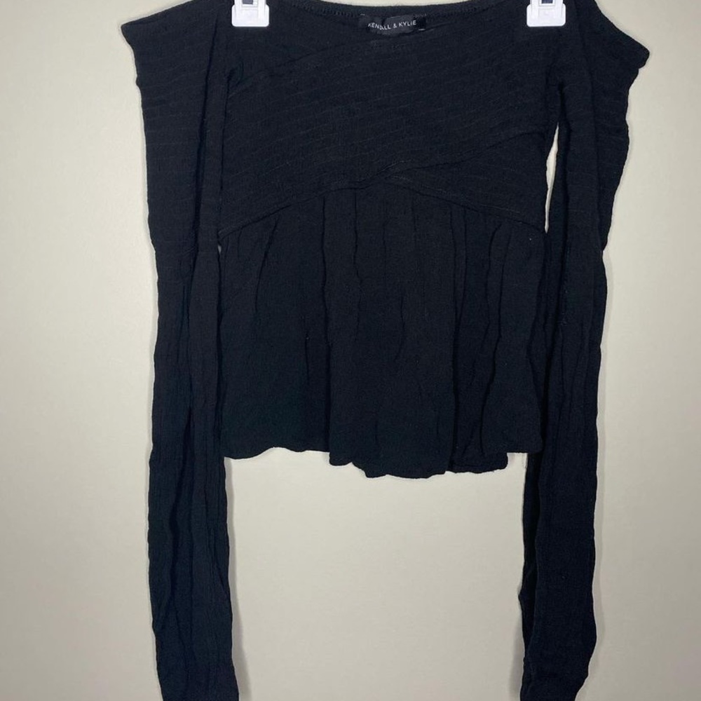 Kendall & Kylie Off the shoulder top